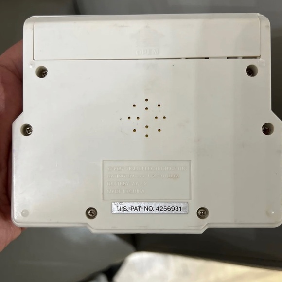 Vintage handheld 1987 Tiger Football game - Picture 3 of 6